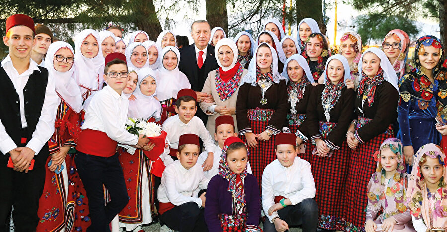 Türk halkının olağanüstü cesareti sayesinde Batı emperyalizmine karşı duruldu...