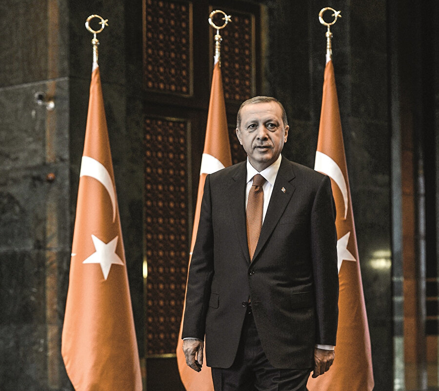 Yüce Allah, Sayın Erdoğan’ı bu rüyayı gerçekleştirmek için görevlendirmiştir. Osmanlı İmparatorluğunun yeniden dirilmesi, belki de ABD başkanı Trump’ın katkılarıyla gerçekleşecektir.