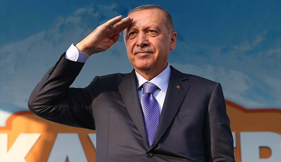 Türk halkının verdiği emaneti taşıyacak genç, samimi ve sorumluluk sahibi olan bir lider.