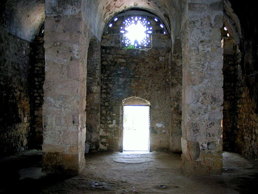 İlk mağara kilisesi.