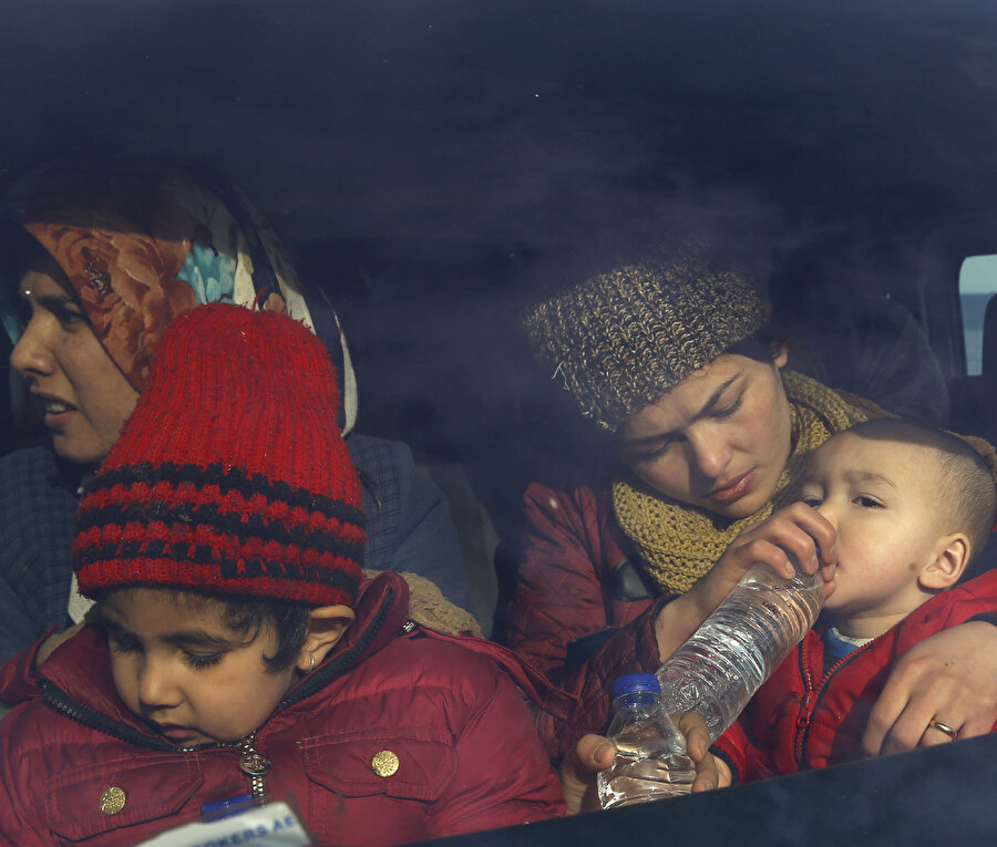 15 düzensiz göçmen, şişme bot ile Yunanistan'ın Midilli adasına geldi