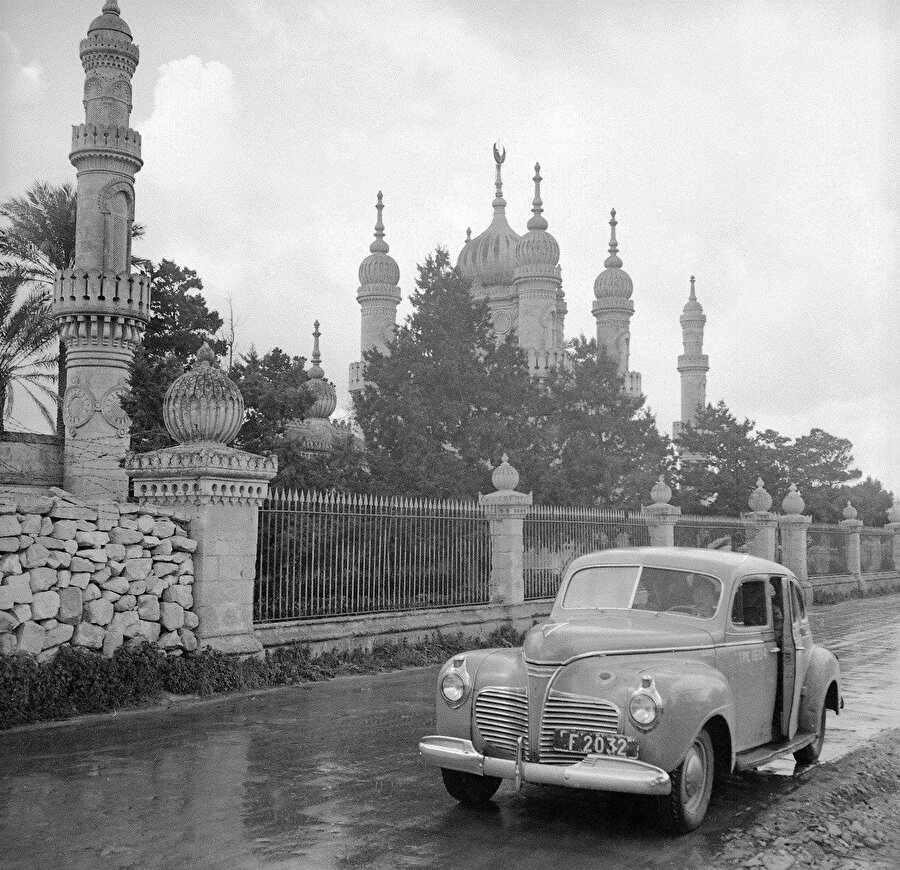 Mezarlığın ön cephesinin 1945'te çekilmiş bir fotoğrafı...