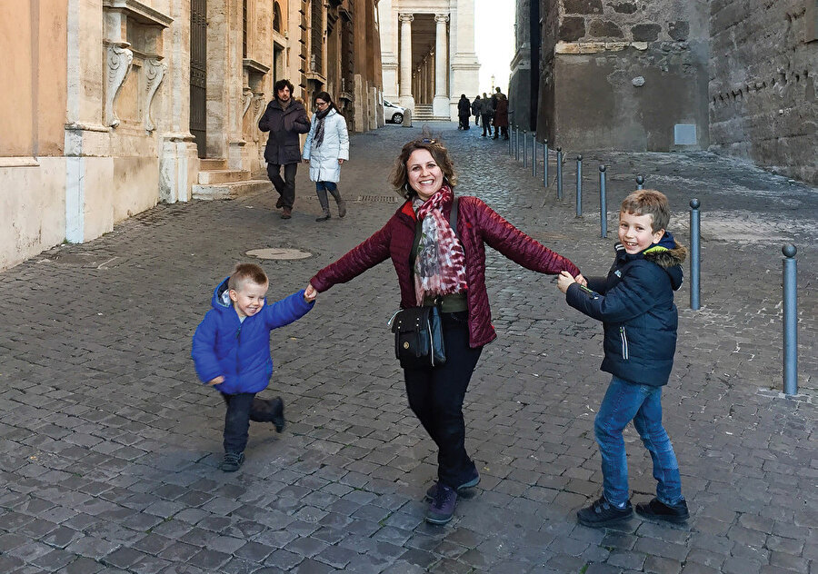 Roma’da her köşe başında bir meydan karşınıza çıkabiliyor.