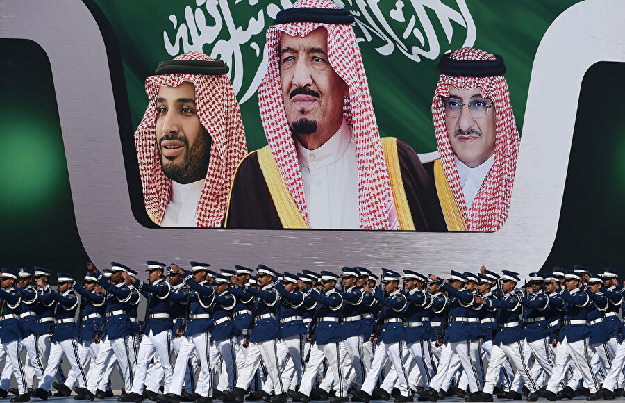 Veliaht Prens Muhammed bin Selman, Prens Ahmed ve eski veliaht Prens Muhammed bin Nayef'i tutuklattırarak gücünü bir kat daha artırdı.