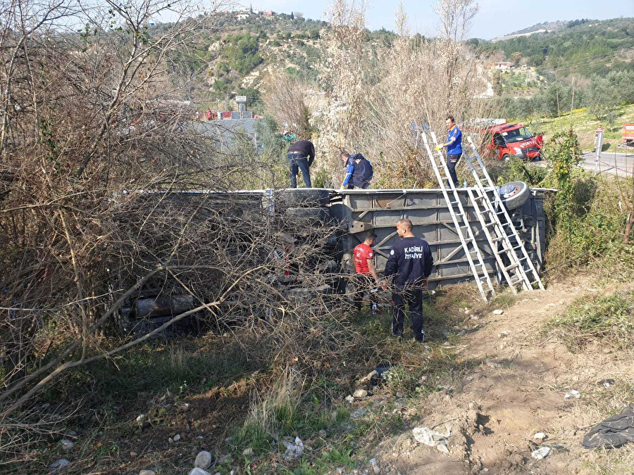 Osmaniye'de tur otobüsü devrildi