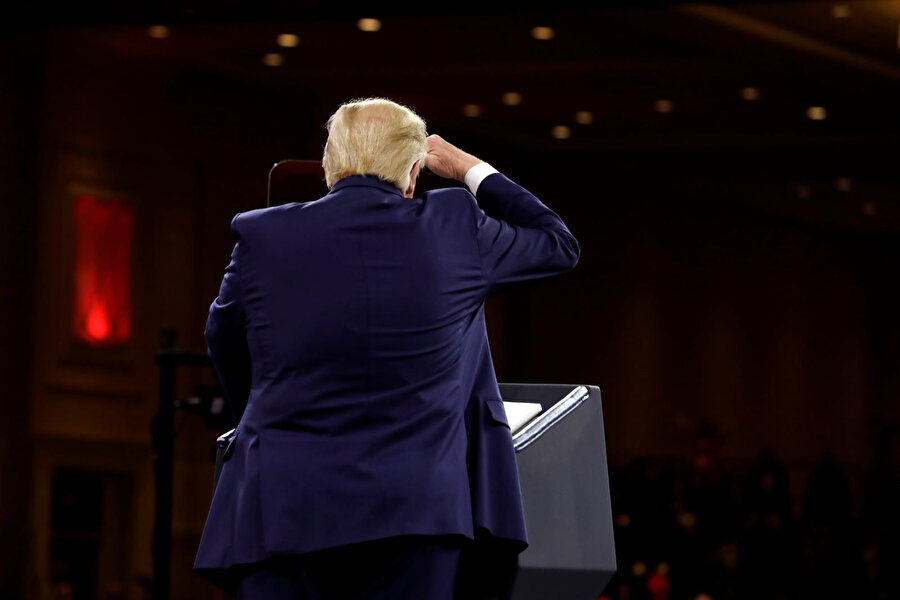 Trump'ın katıldığı konferanstan koronavirüs çıkması ABD medyasında tartışma konusu oldu