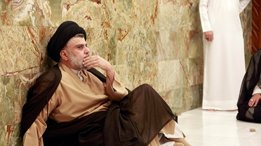 Şii lider Mukteda es-Sadr.