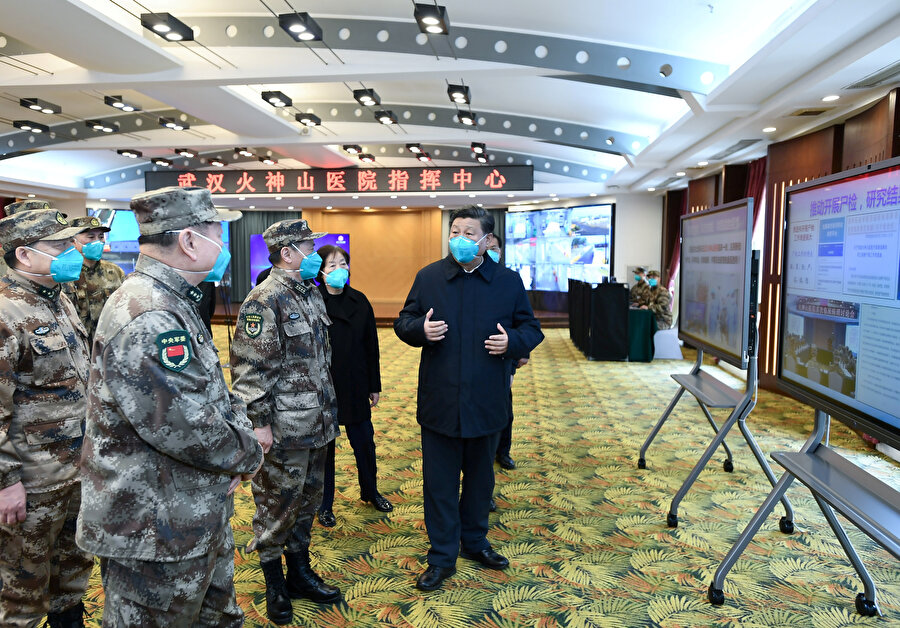 Çin Devlet Başkanı Şi Cinping Vuhan'da incelemelerde bulundu