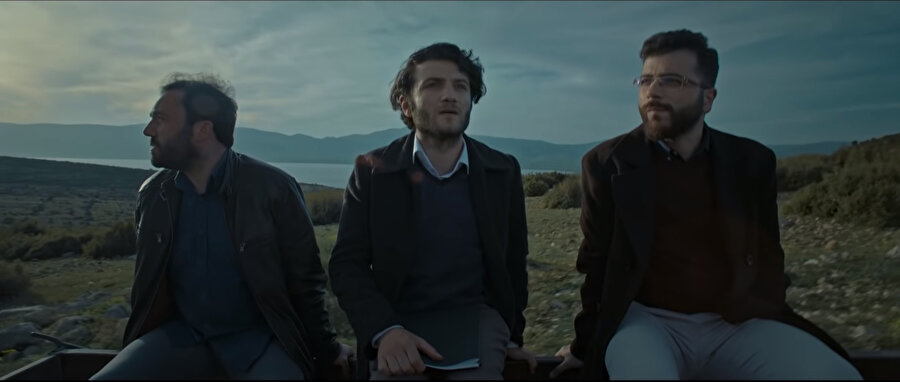 Filmin izleyiciye sunduğu sorular, sorun olmanın çok ötesinde imkân demektir. Çünkü her soru izleyici için yeni bir anlam istikameti demek.