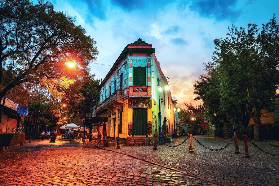 La Boca Buenos Aires’in 48 mahallesinin en ünlüsü.