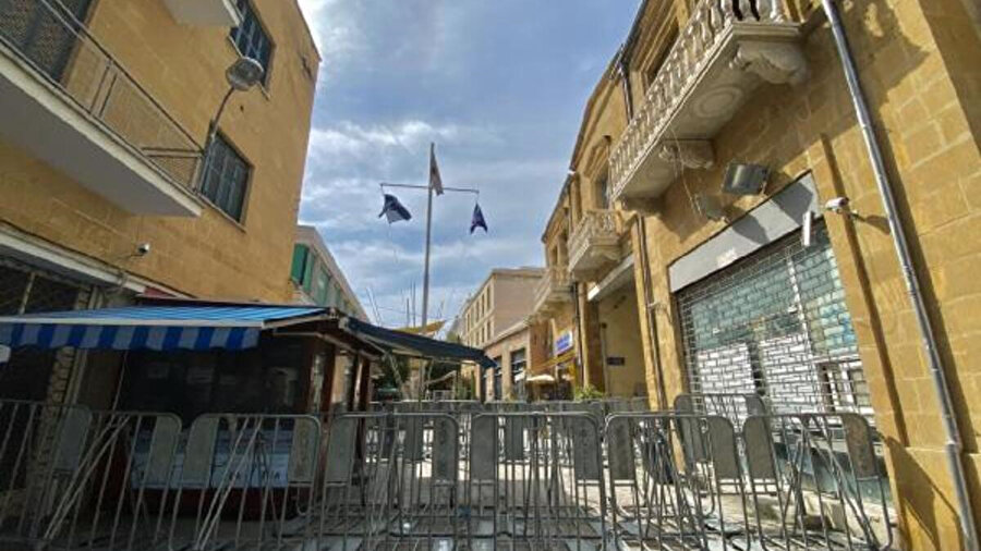 Güney Kıbrıs, 16 yıl sonra iki sınır kapısını kapattı