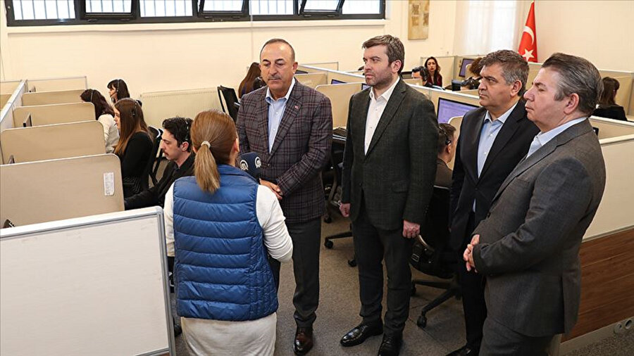 Dışişleri Bakan Çavuşoğlu'ndan açıklamalarda bulunurken