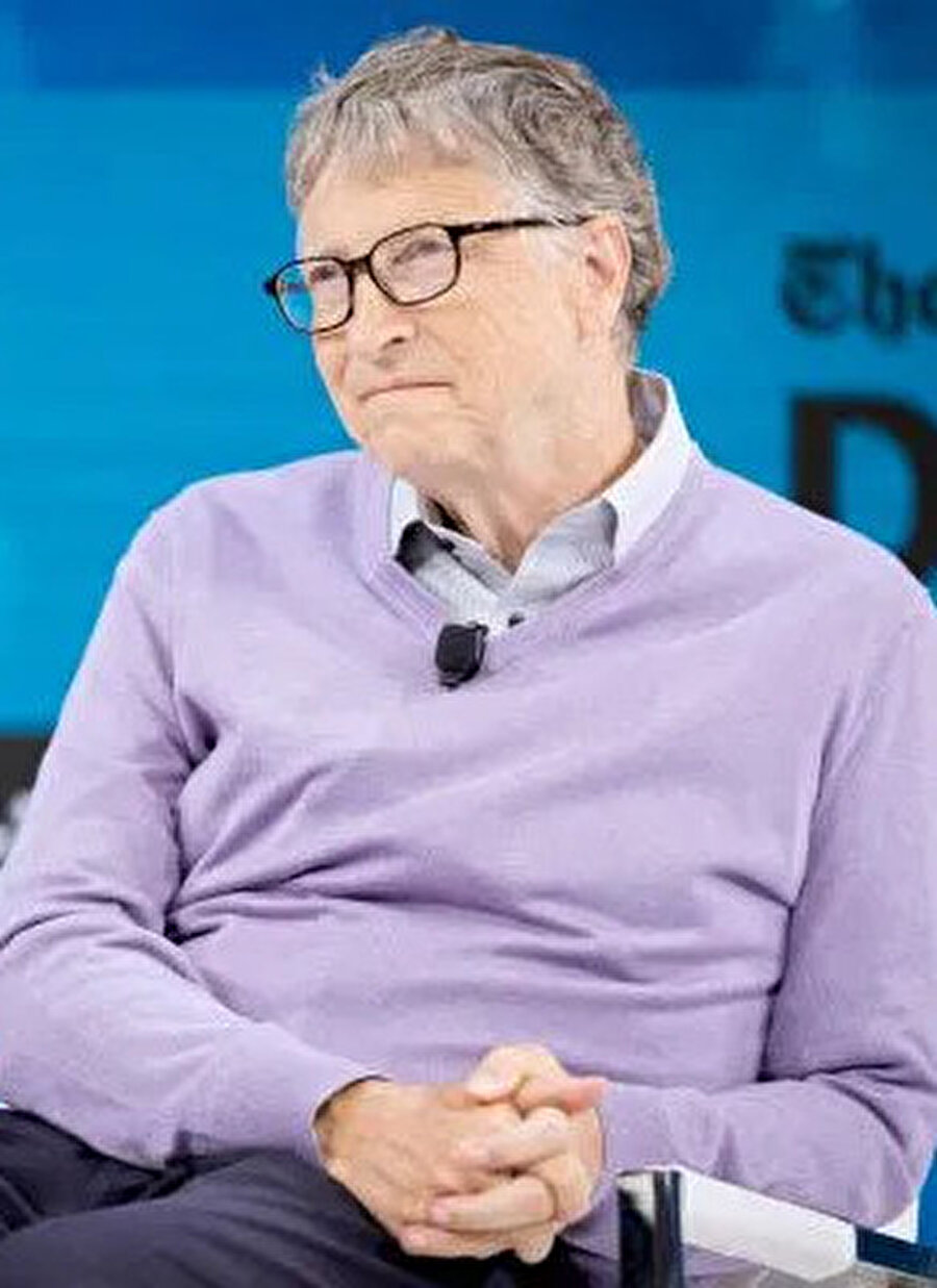 Bill Gates de bu süreçte sağlık personeline ve Koronavirüs ile mücadeleye olabildiğince fazla zaman ayırıyor. 