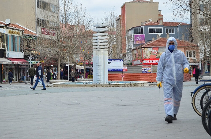 Boşalan meydanlardan
