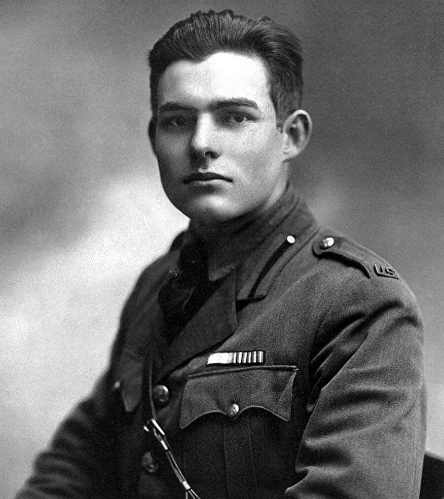 1.Dünya Savaşı çıkınca orduya yazılmak ister. 