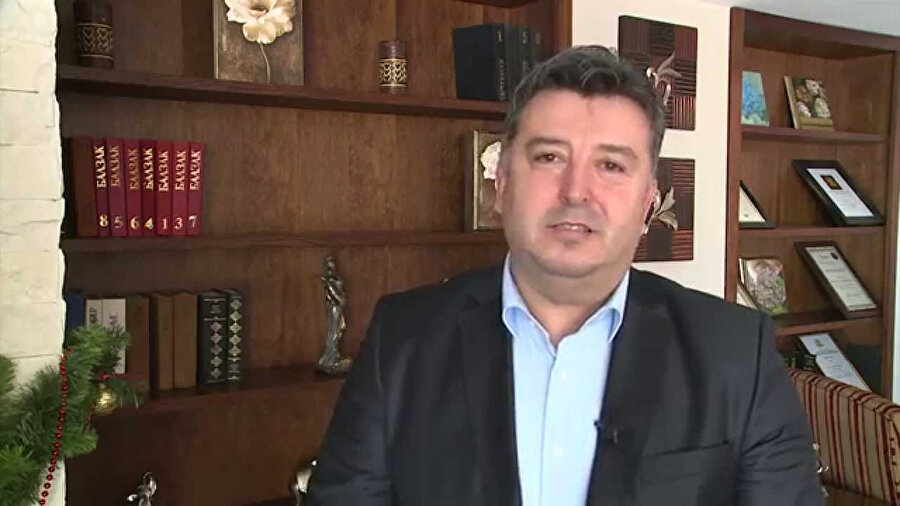 Türk iş adamı Burhan Nemutlu, "Zor zamanlarda sıcak yemek" adını verdiği yardım kampanyası ile ihtiyaç sahibi yoksullara sıcak yemek dağıtmaya başladı