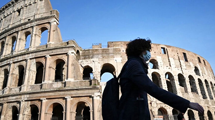 İtalya'da koronavirüsten dolayı şimdiye kadar 4 bin 825 kişi hayatını kaybetti