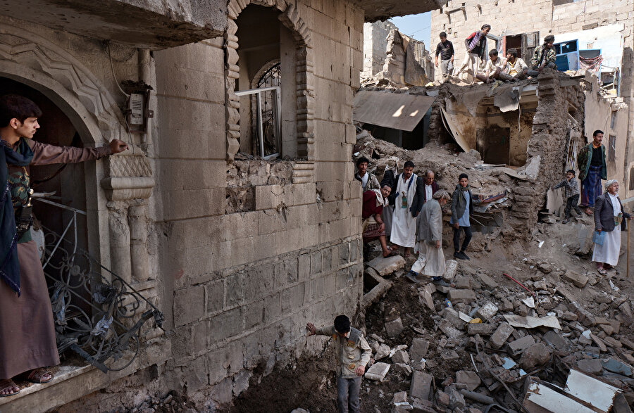 Yemen'de sivilleri hedef alan bir hava saldırısı.