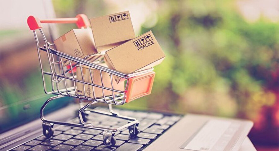 Türkiye'de e-ticaret satışları yükseldi.