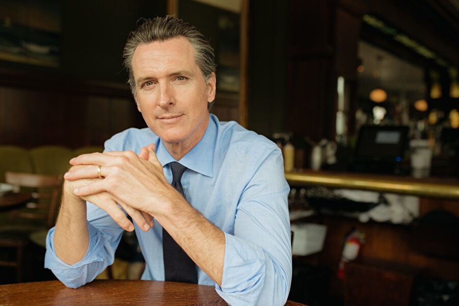 2004-2011 yılları arasında San Francisco Belediye Başkanlığı yapan Gavin Newsom, Ocak 2019'dan beri Kaliforniya Valiliği görevini yürütüyor