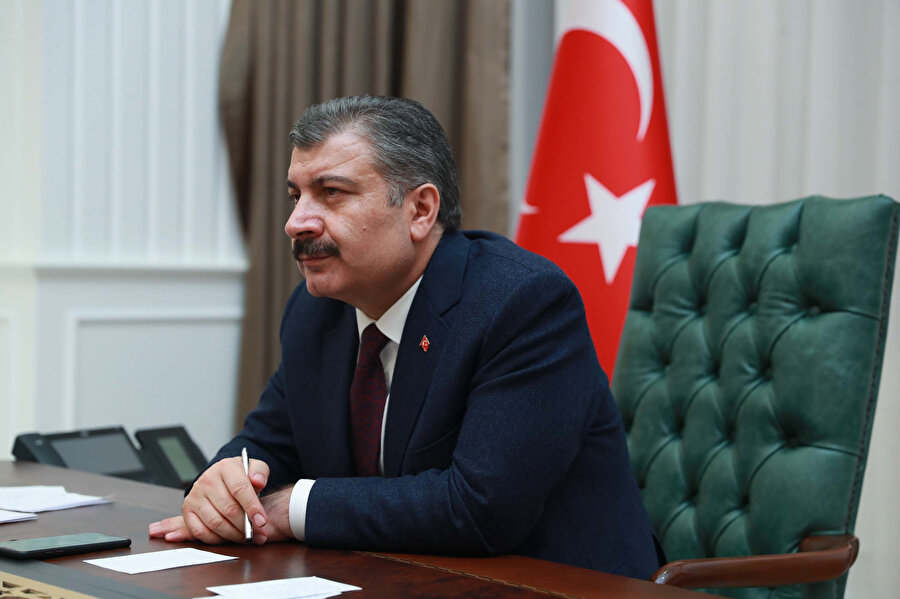Sağlık Bakanı Fahrettin Koca il sağlık müdürlerine seslenirken