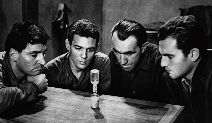 Le Trou, 1960 yapımı, tüm sakinliğiyle bir hapishaneden kaçış filmi.