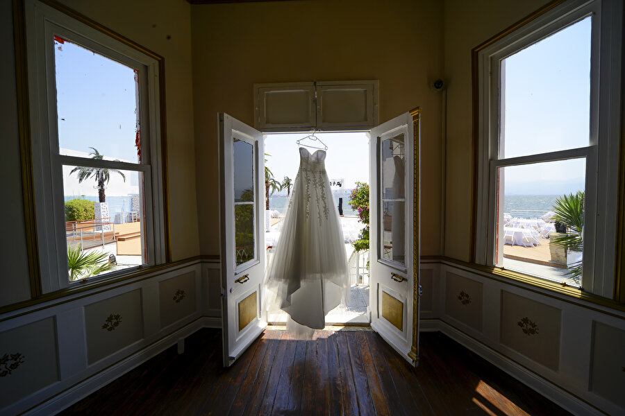 “İzdivaç hakiki bir aile teşkiline medar olduğu takdirde insanların başka hiçbir vasıta ile temin edemeyecekleri samimi bir muhit, yuva meydana getirir"