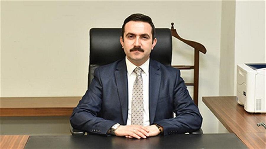 Mustafa Çuhadar, Diyanet İşleri Başkanlığı Dinî Yayınlar Genel Müdürlüğünde Radyo ve Televizyon Daire Başkanı olarak görev yapıyor.