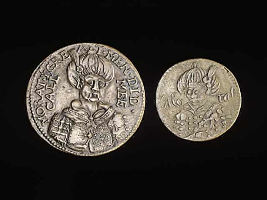 17. yüzyılda basılan bazı paraların üzerinde Sultan IV. Murat’ın figürü resmedilirmiş.