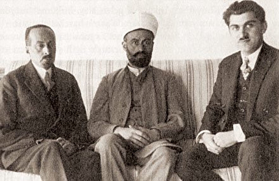 Şeyh Abdulbaki Baykara Efendi, Şerefeddin Yaltkaya ve Hasan Ali Yücel'le birlikte. (1925)