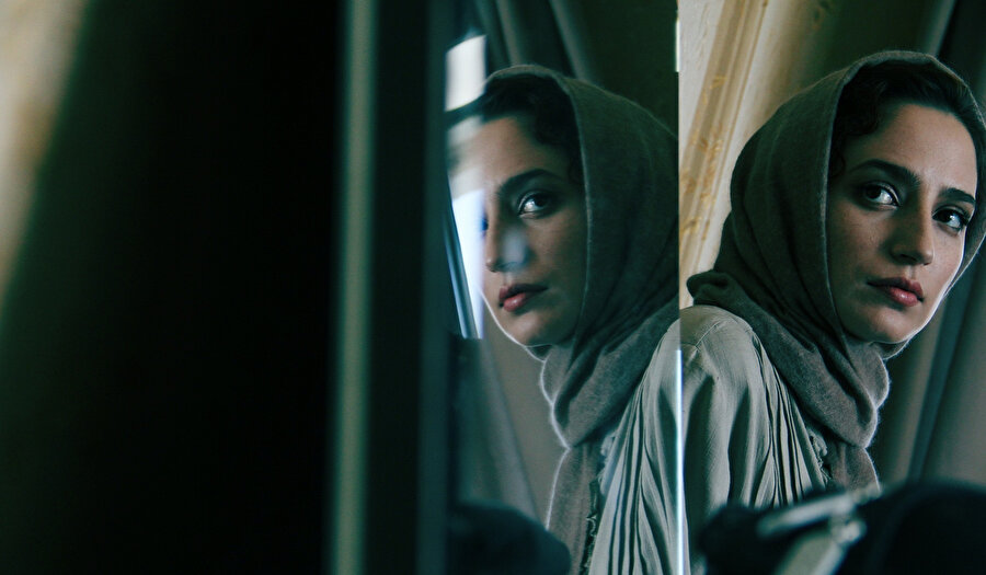 Melbourne, yaşadıkları hayli ilginç ve merak uyandırıcı olayları konu alıyor.