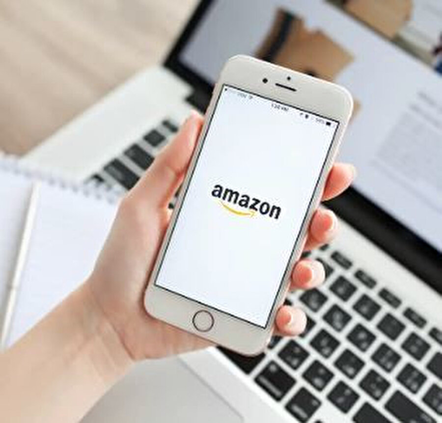 Amazon.com'da siparişler çok önemli oranda arttı. Fakat artık bir süre tamamen temel ihtiyaçlar karşılanacak. 