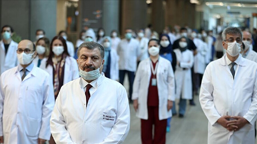 İstanbul Başakşehir Şehir Hastanesi'nin ilk etabının açılış töreninde Sağlık Bakanı Koca açıklamalarda bulunurken