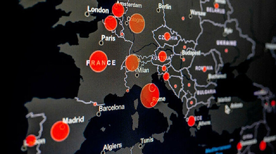 Koronavirüs ile sınırlandırılamayacak büyük bir kavganın içinde olduğumuz açık. Devletler çaresizlik içindedir. Gözle görülemeyen bir güç kralları, kraliçeleri, devlet başkanlarını tehdit ediyor. Devletler karar mekanizmalarını çalıştırmakta zorlanıyor. Günlerin çok kıymetli olduğu bir dönemde haftaları kaybeden Batılı devletlerin gerçek mânâda hazırlıksız oldukları anlaşıldı.