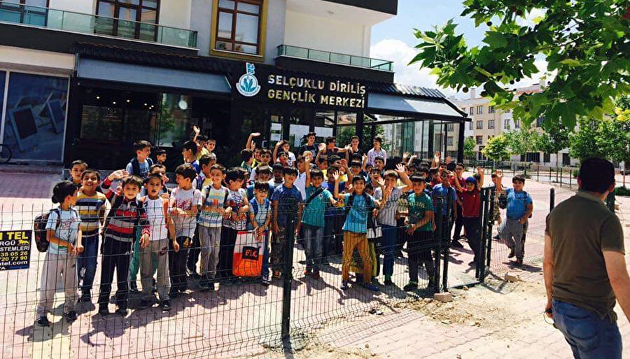 Konya’nın hayata geçirdiği sivil kurumların bir başka örneği olan Selçuklu Diriliş Derneği’nden söz etmezsem bu yazı eksik kalır. Bu dernek de 2017’de Prof. Dr. Lütfullah Altıntepe’nin öncülüğü ve arkadaş çevresinin gayretiyle kuruluyor. 