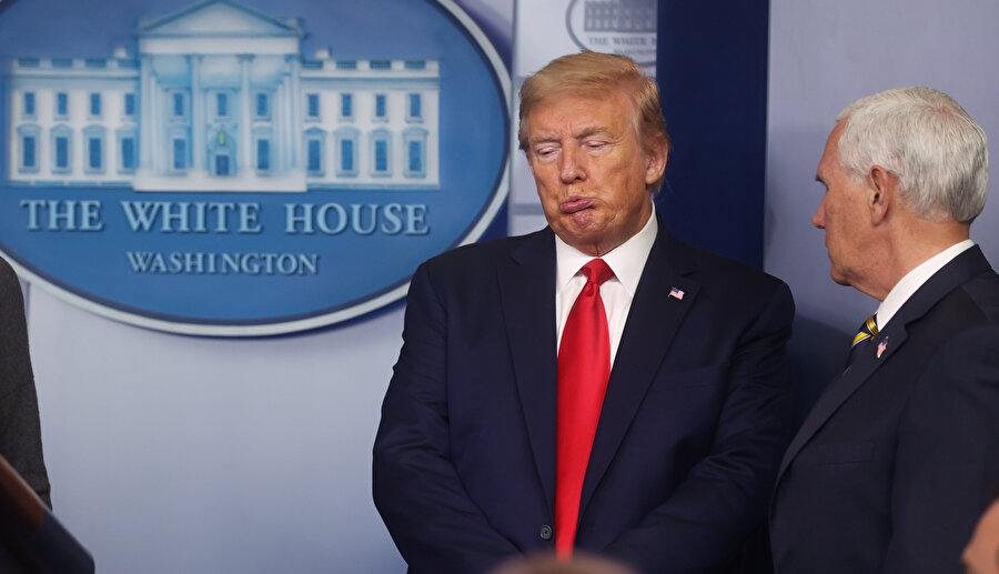 ABD Başkanı Donald Trump ve Başkan Yardımcısı Mike Pence aynı karede görünüyor.