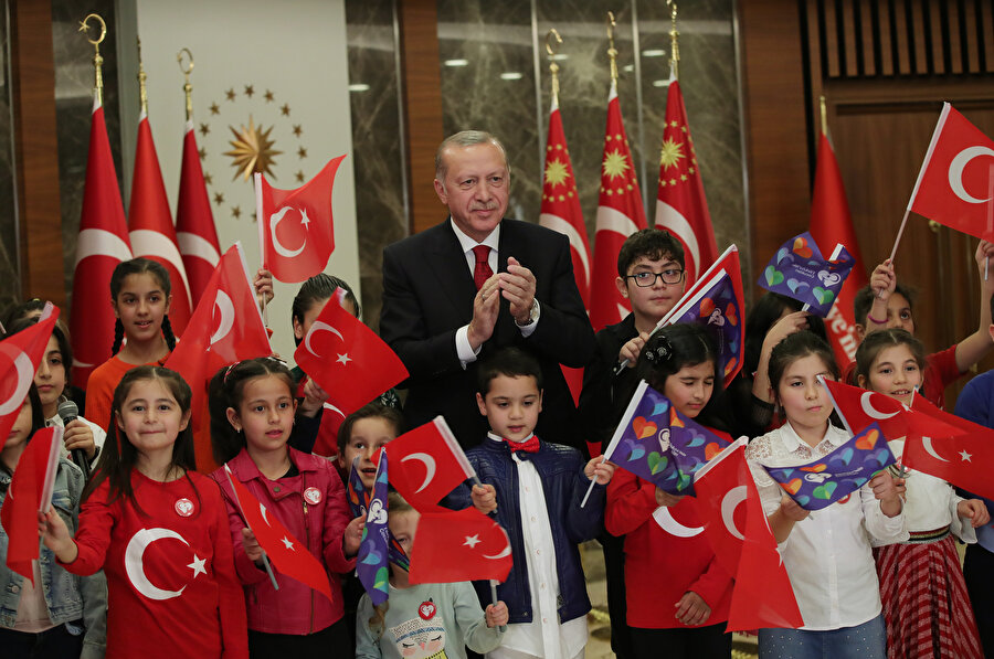 Cumhurbaşkanı Recep Tayyip Erdoğan, 23 Nisan Ulusal Egemenlik ve Çocuk Bayramı ile TBMM'nin açılışının 100. yılı dolayısıyla millete sesleniş konuşması gerçekleştirdi