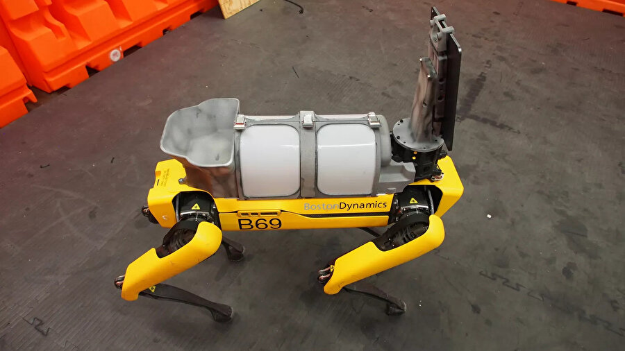 Boston Dynamics daha önce de birçok farklı alanda aktif olarak kullanılmıştı.