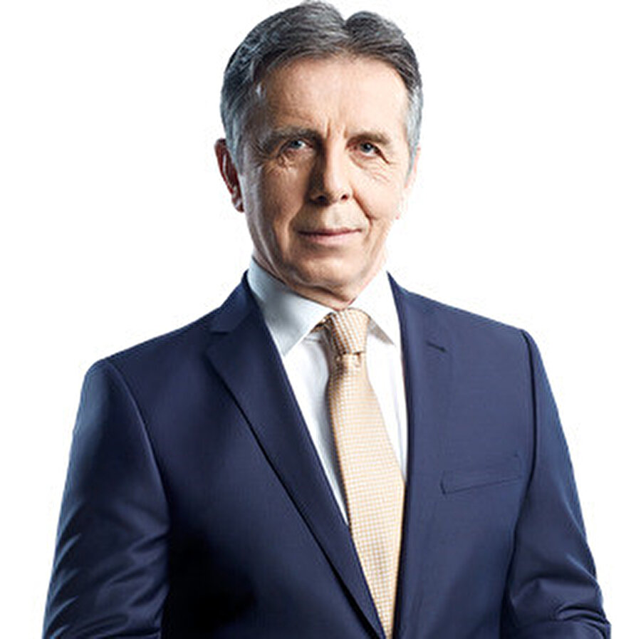 Erol Göka, 1959 Çal/Denizli doğumlu. Psikiyatri eğitim görevlisi. 'Türklerin Psikolojisi', 'Türk'ün Göçebe Ruhu', 'Hayatın Anlamı Var mı? ', 'Hoşçakal: Kayıp, Matem ve Hayatın Zorlukları', 'Aşk Her şeyi Affederse: Teknomedyatik Dünyada Aşk ve Ahlak' gibi birçok kitabın yazarı.