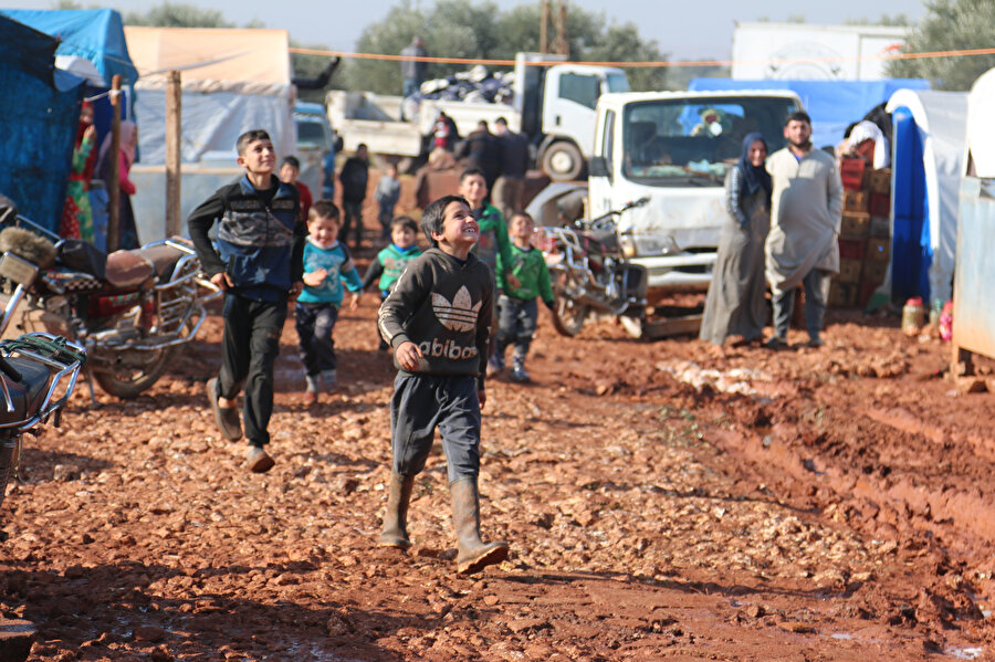 Yoldaki Tuhaflık -Suriye (Fotoğraf: Erhan İdiz)