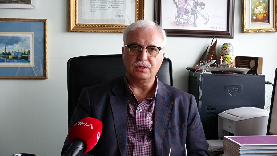 Prof. Dr. Tevfik Özlü (Arşiv)