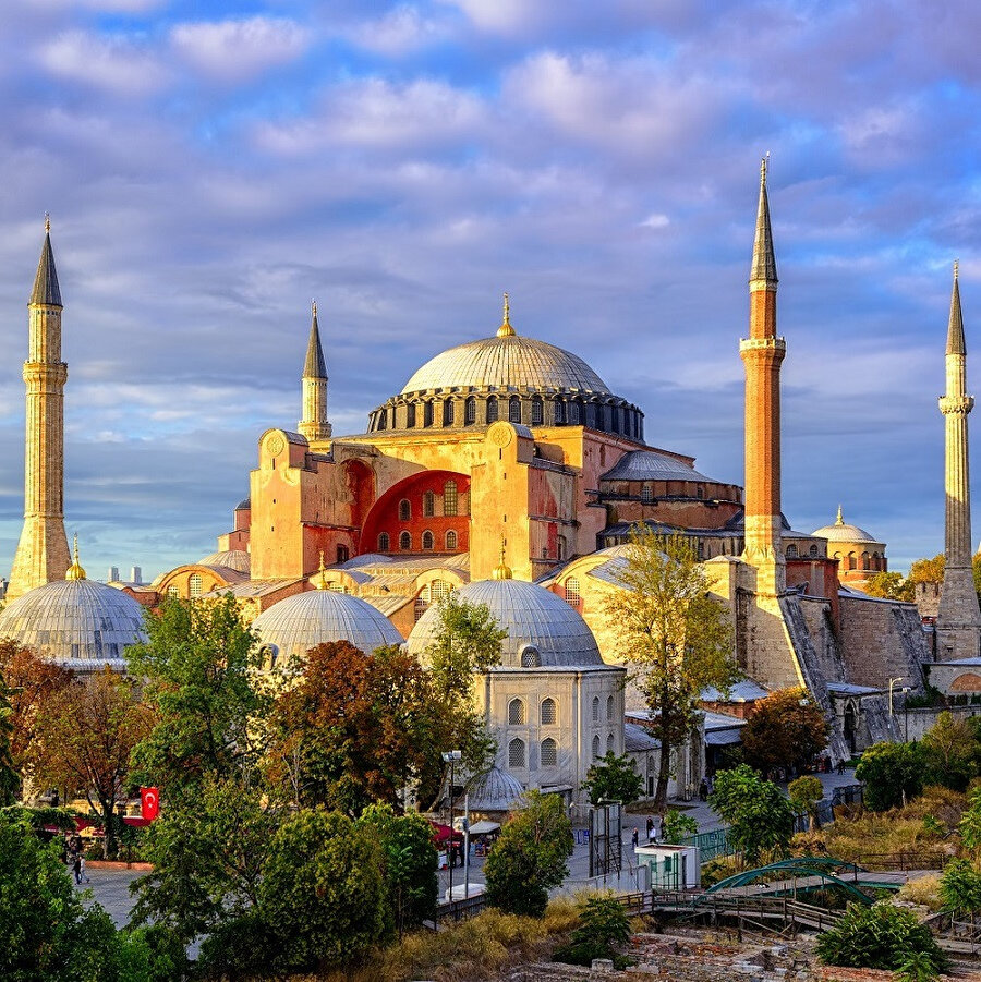 İstanbul silüetinin en güzellerinden, Ayasofya! 🧡⠀