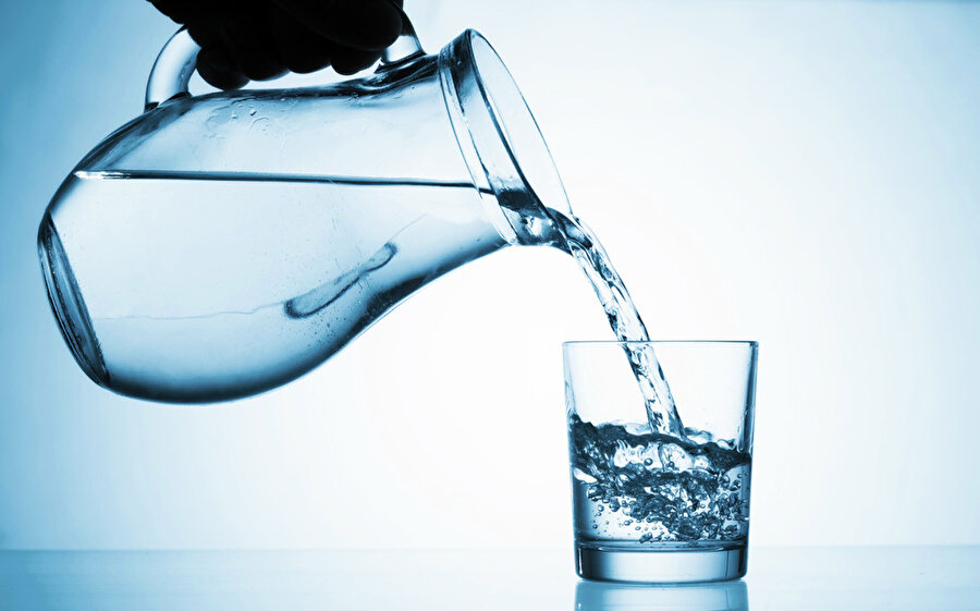 Günde en az iki litre su içilmeli