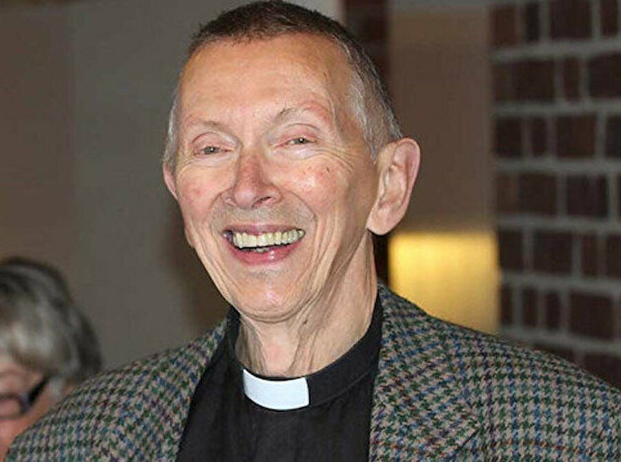 30 yıl papazlık yapan 76 yaşındaki Leif Skjetne, Müslüman olduğunu duyurdu.