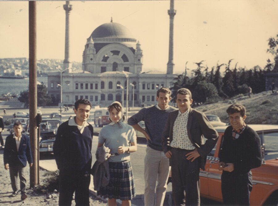 Türkiye’ye gitmeye ve eski değişim öğrencimizin ailesiyle biraz zaman geçirmeye karar verdik (1961). 