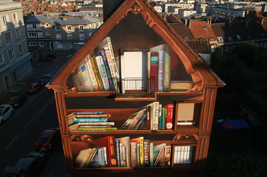 Fransa'nın Boulogne-sur-Mer bölgesinde sokak sanatı