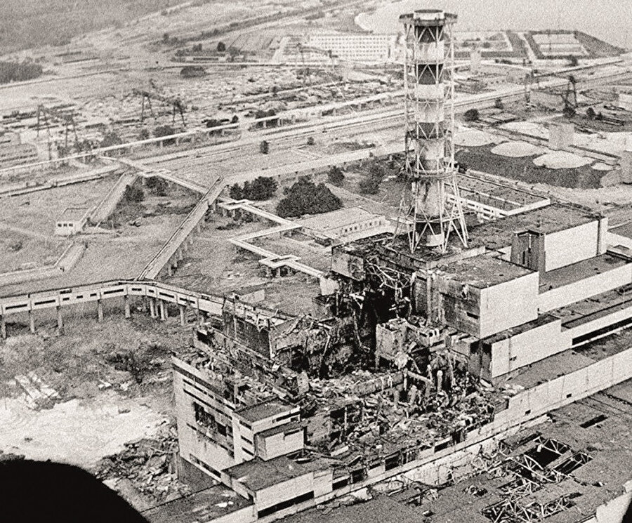 26 Nisan 1986 tarihinde Sovyetler Birliği'ne bağlı Ukrayna Sovyet Sosyalist Cumhuriyeti Pripyat şehri yakınlarındaki Çernobil Nükleer Santrali'de, 4 numaralı reaktöründe gerçekleşen nükleer kaza tarihe Çernobil Faciası olarak geçmiştir. 