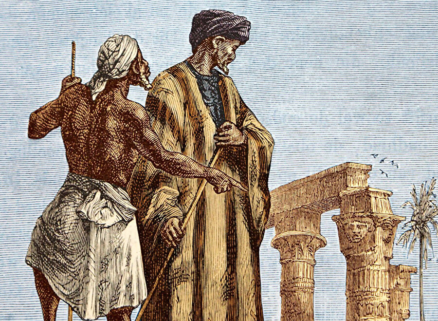 Çeşitli milletlerin giyim kuşamı, âdetleri ve inançlarına dair detaylı bilgiler verir, gezdiği ülkelerin coğrafyası ve ekonomisi hakkında da bilgilendirir.