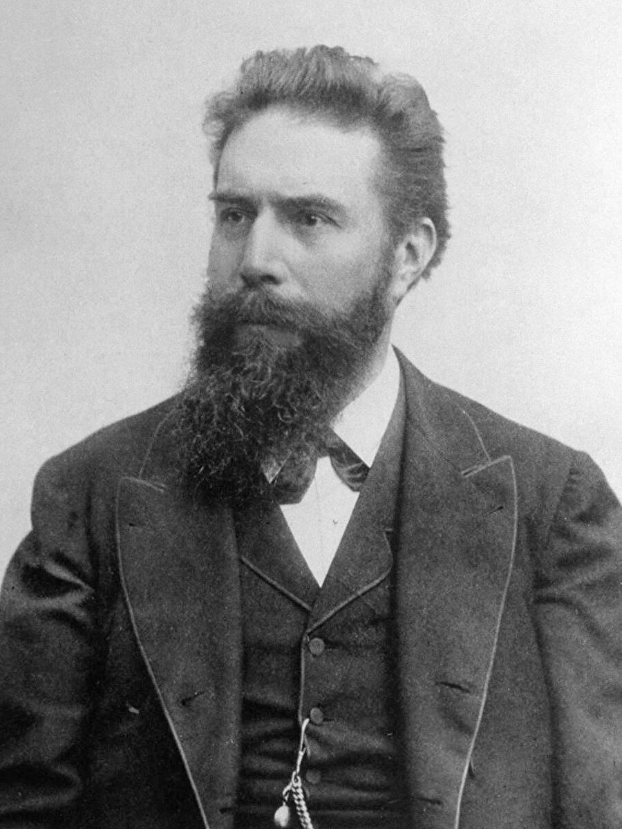  Wilhelm Conrad Röntgen