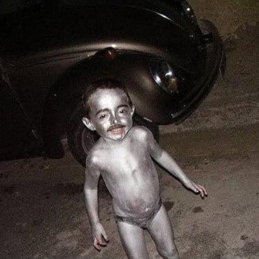 Elon Musk'ın oğlu X Æ A-12 Musk. Güneş enerjisiyle çalışıyor​ 🤖